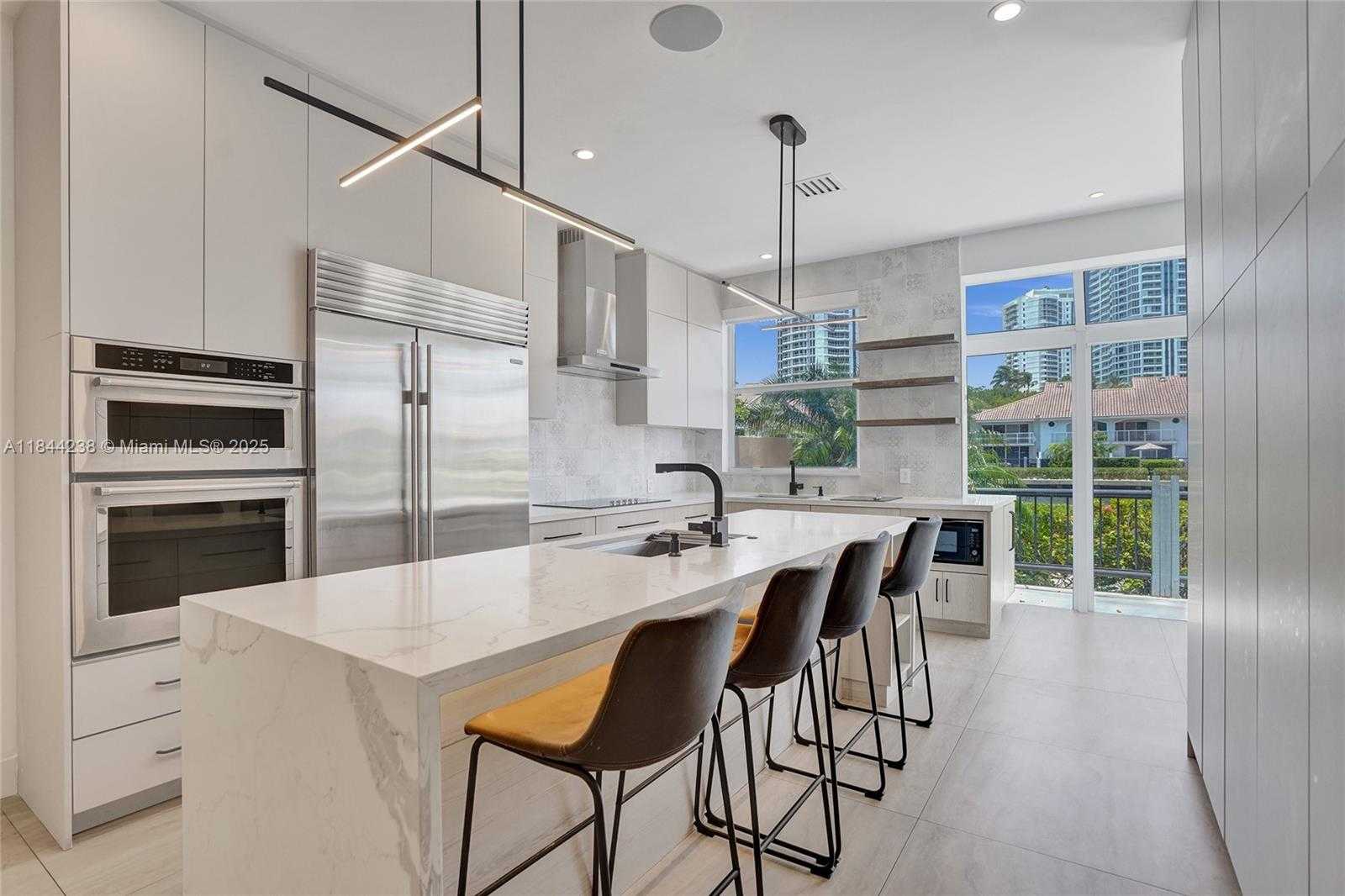 Small Image of 3757 NORTH EAST 208TH TE, Aventura Number 13