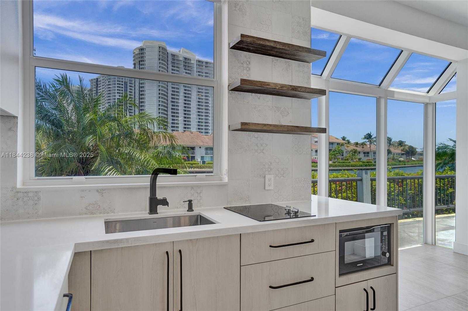 Small Image of 3757 NORTH EAST 208TH TE, Aventura Number 17