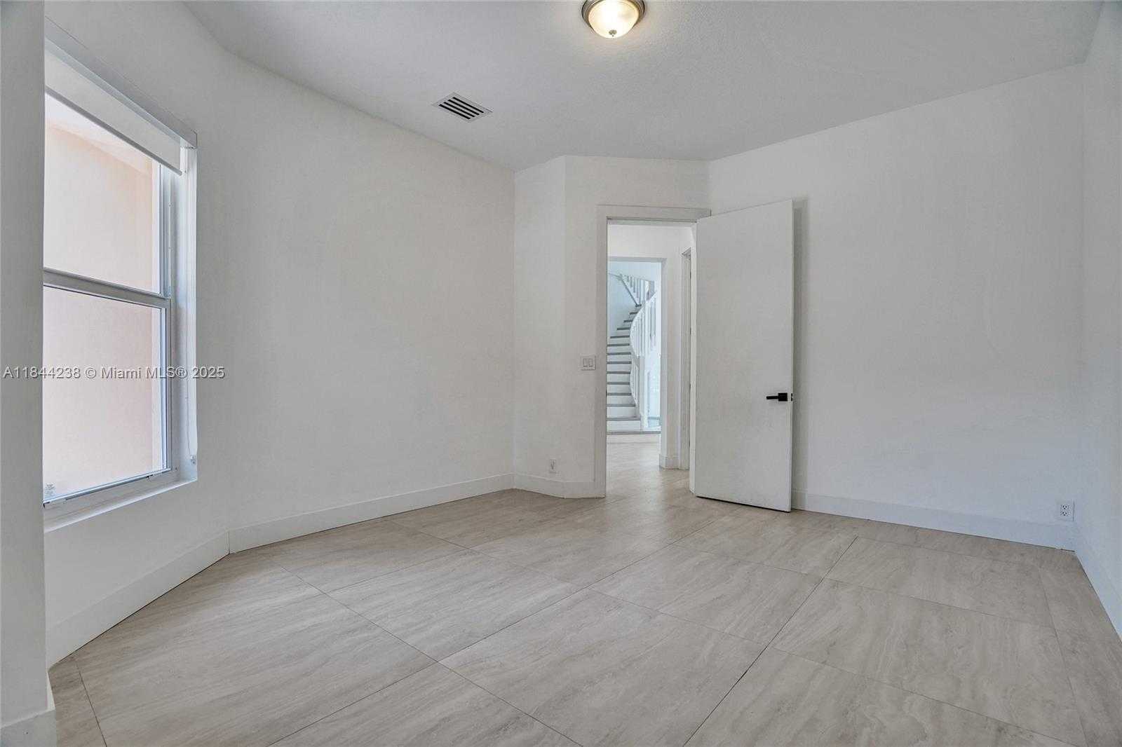 Small Image of 3757 NORTH EAST 208TH TE, Aventura Number 22