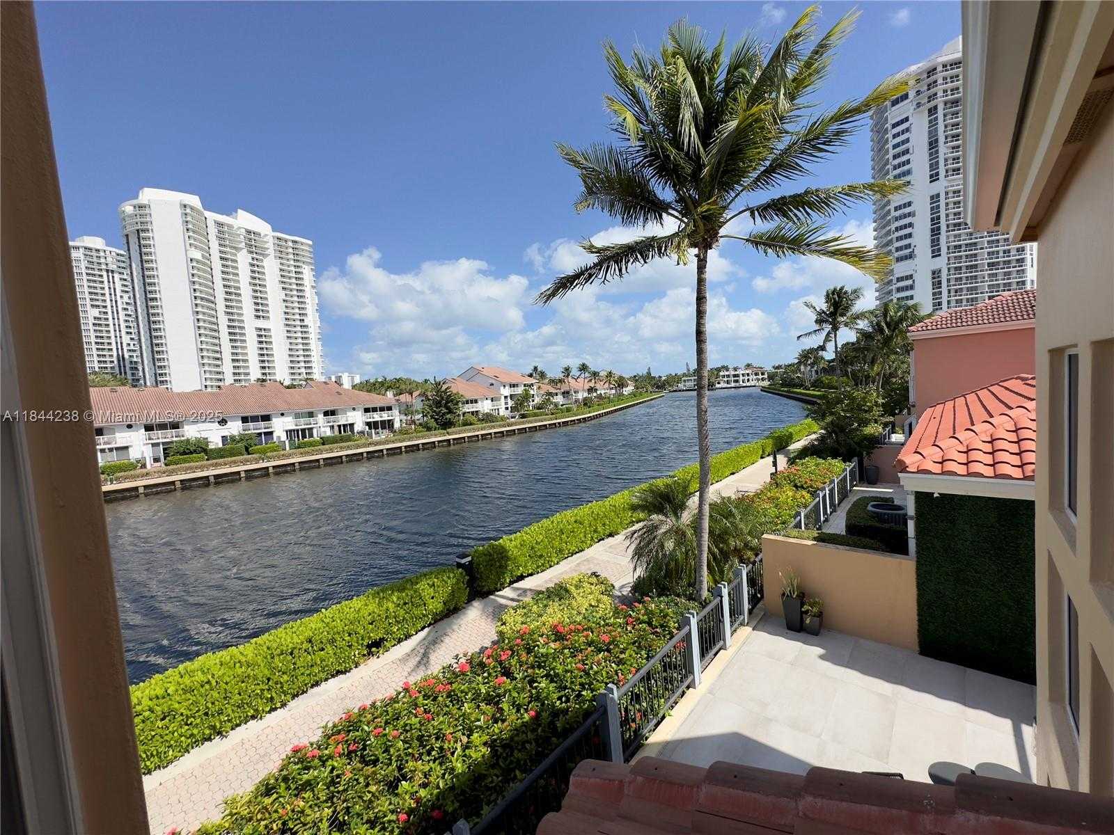 Small Image of 3757 NORTH EAST 208TH TE, Aventura Number 25