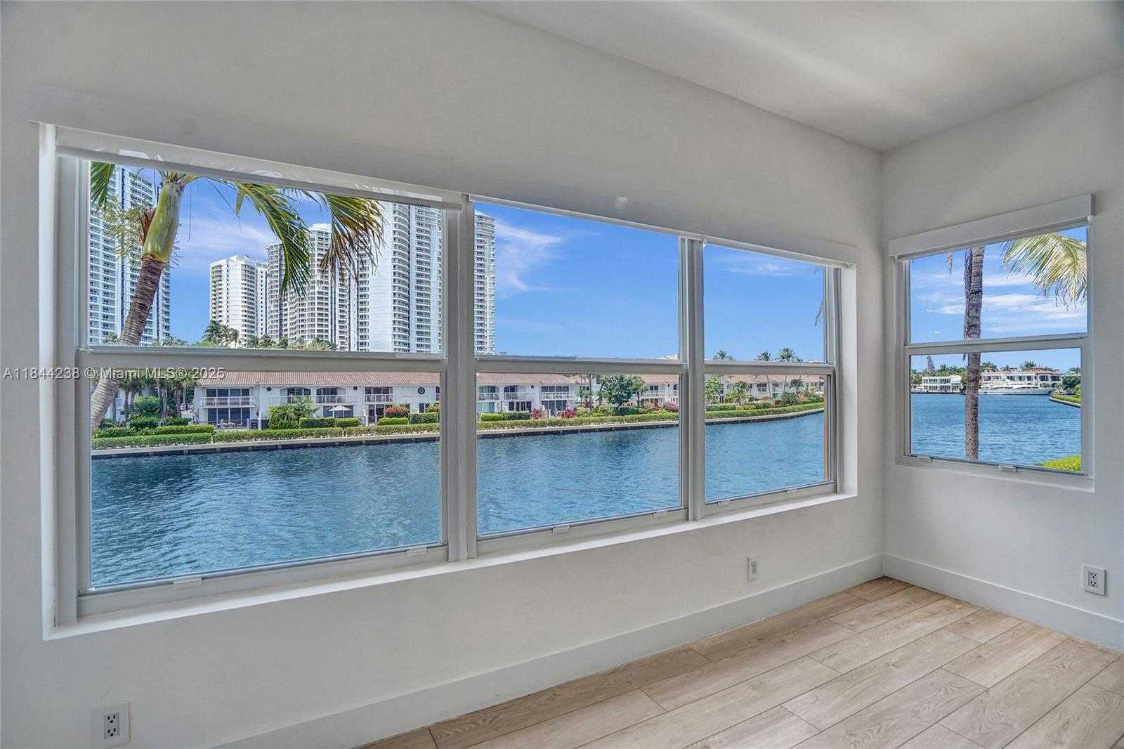 Small Image of 3757 NORTH EAST 208TH TE, Aventura Number 28