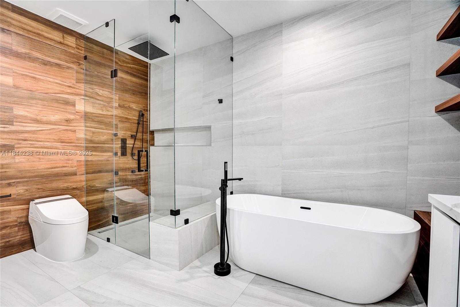Small Image of 3757 NORTH EAST 208TH TE, Aventura Number 34