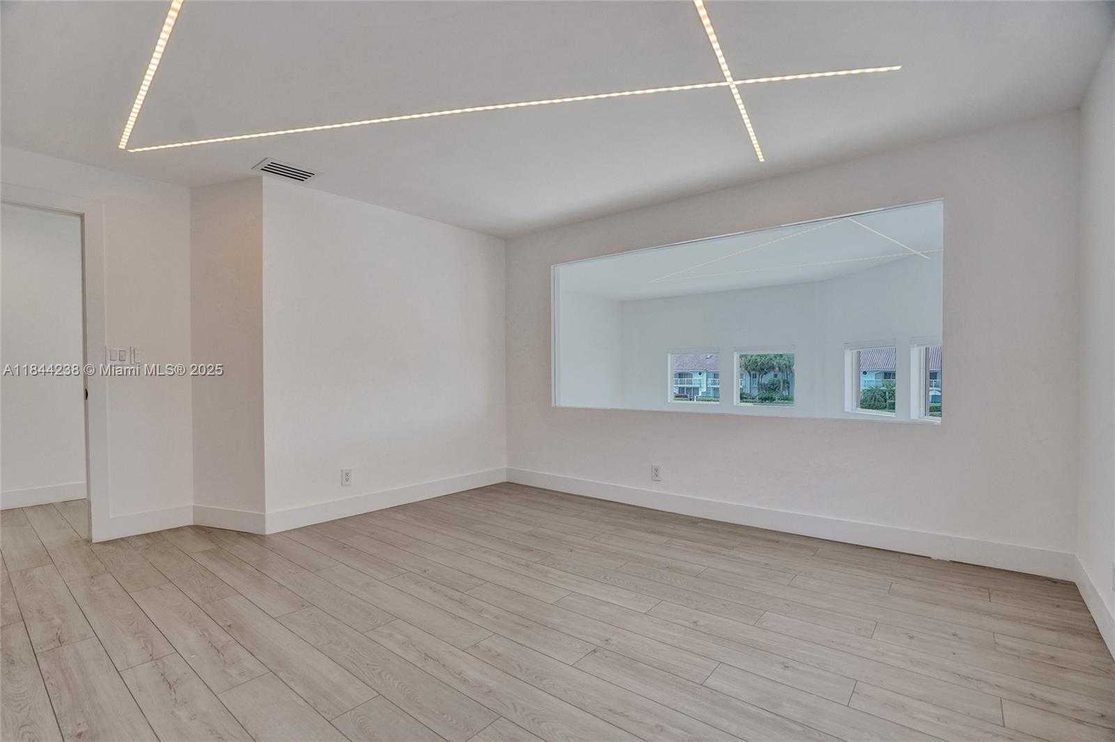 Small Image of 3757 NORTH EAST 208TH TE, Aventura Number 36