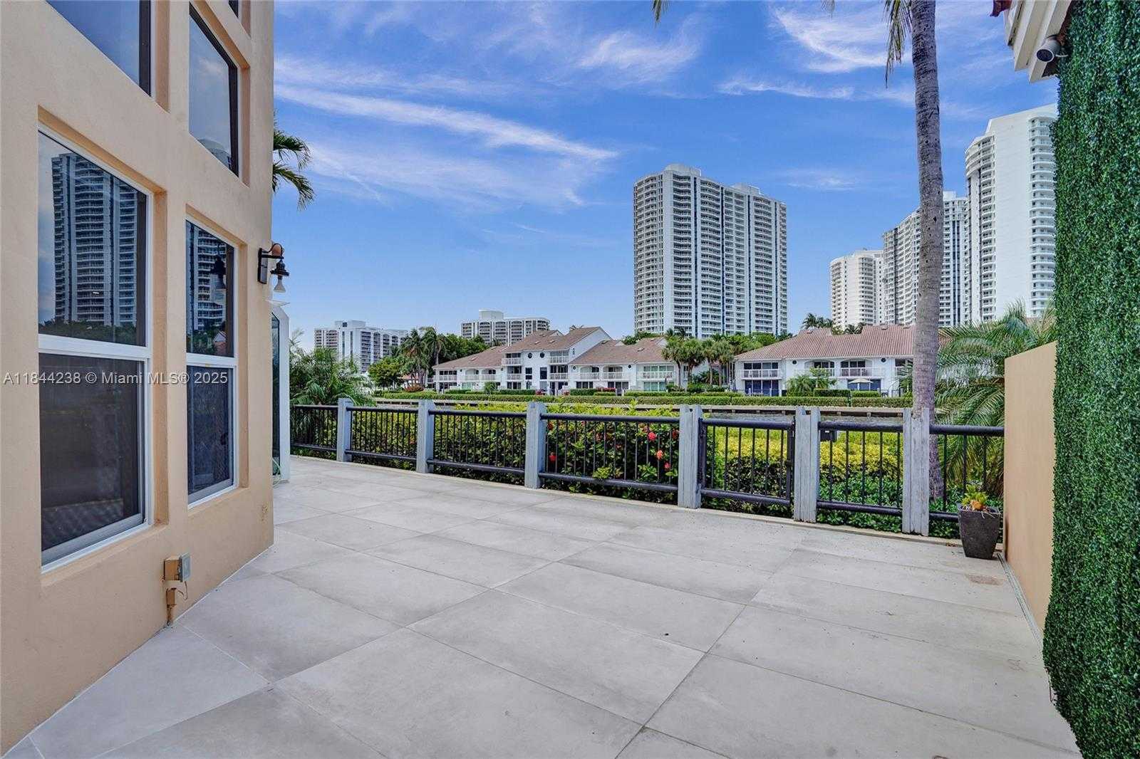 Small Image of 3757 NORTH EAST 208TH TE, Aventura Number 46