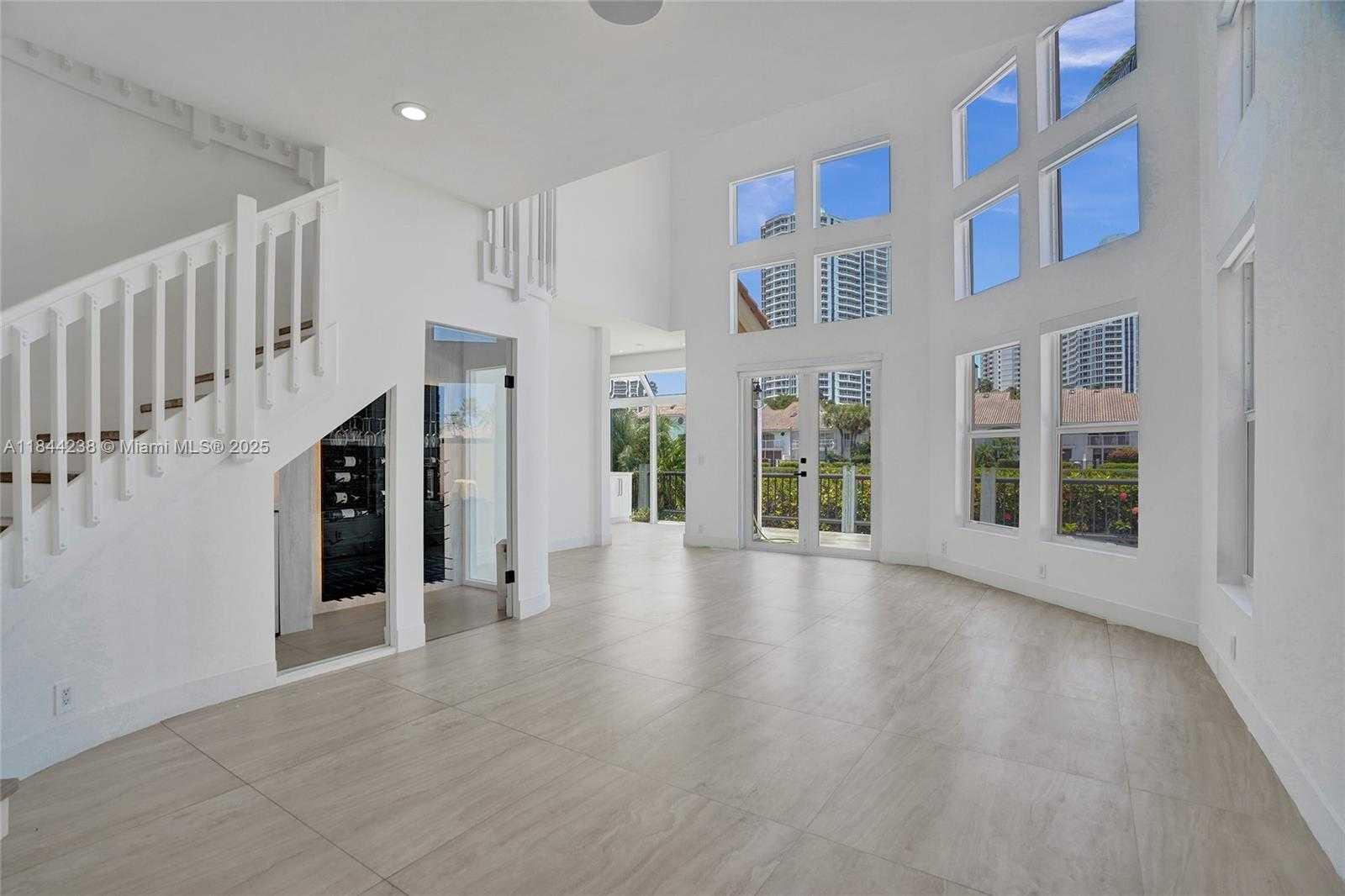 Small Image of 3757 NORTH EAST 208TH TE, Aventura Number 5