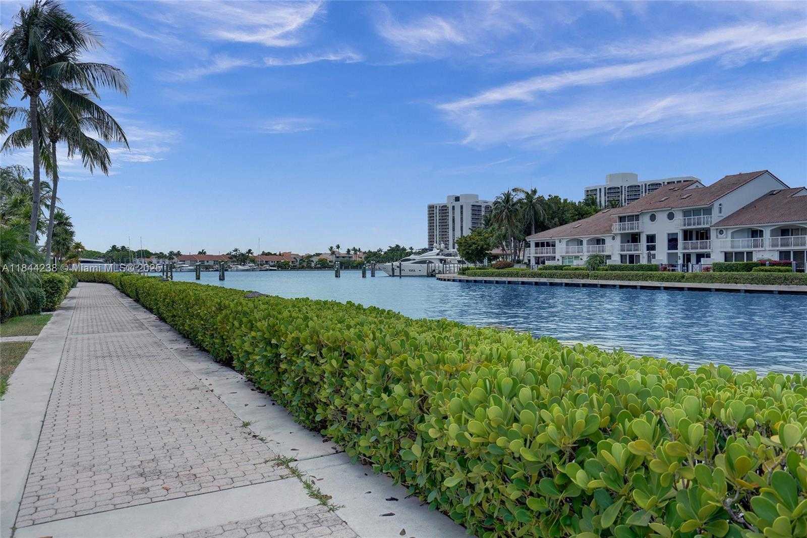 Small Image of 3757 NORTH EAST 208TH TE, Aventura Number 54