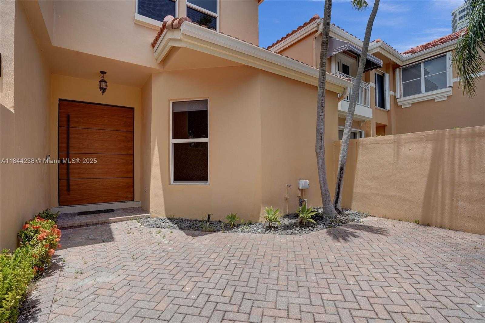 Small Image of 3757 NORTH EAST 208TH TE, Aventura Number 59