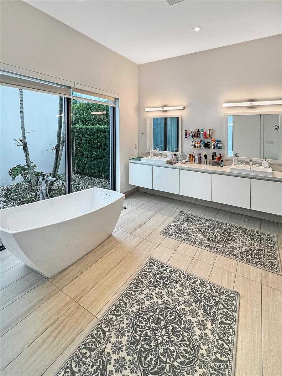 Small Image of 16640 SUNSET WAY, Weston Number 19