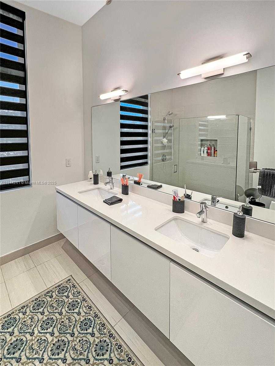 Small Image of 16640 SUNSET WAY, Weston Number 22