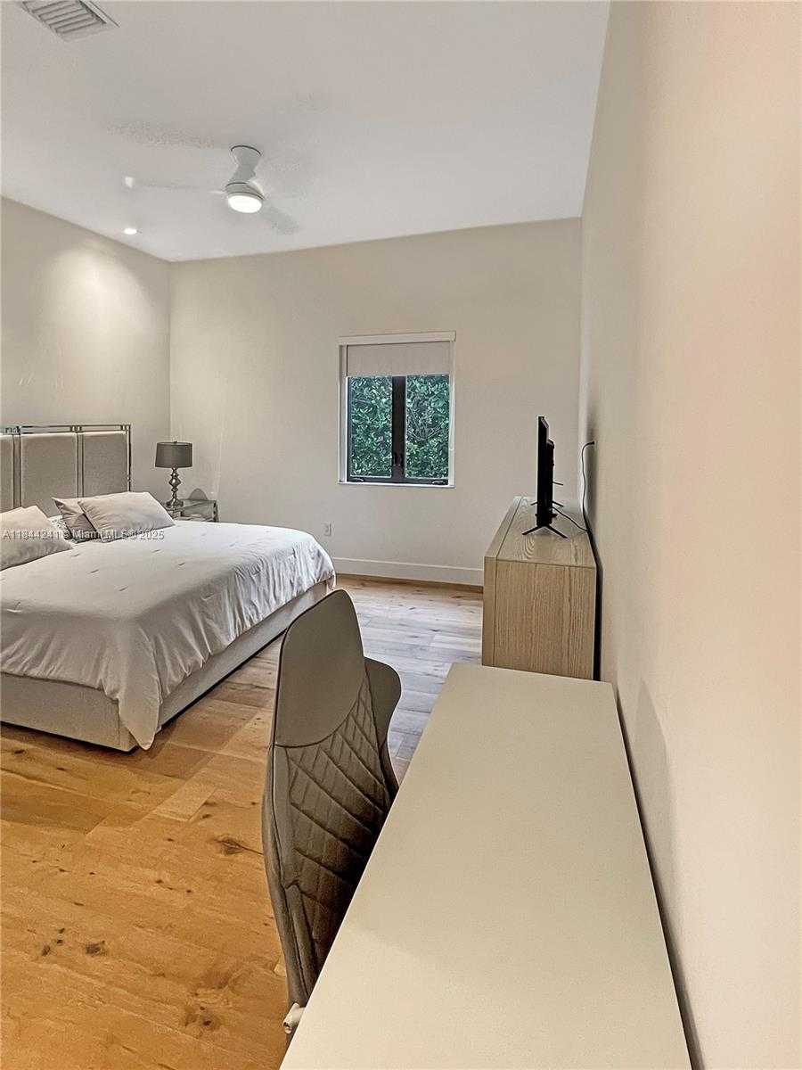 Small Image of 16640 SUNSET WAY, Weston Number 23