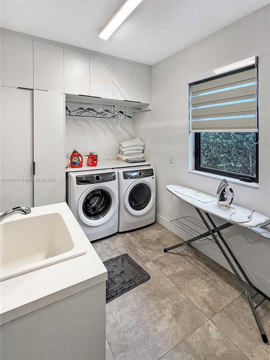 Small Image of 16640 SUNSET WAY, Weston Number 29