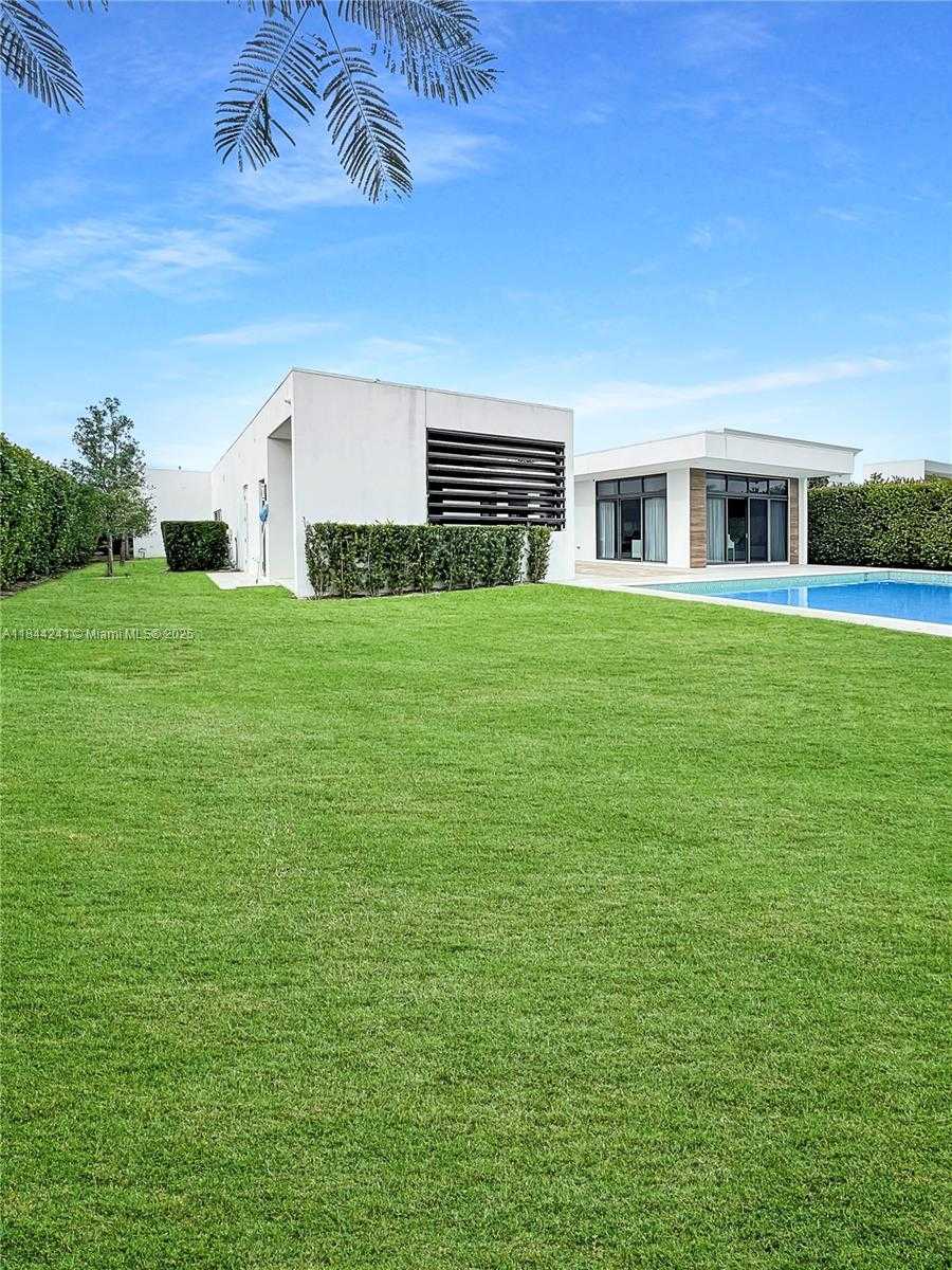 Small Image of 16640 SUNSET WAY, Weston Number 6