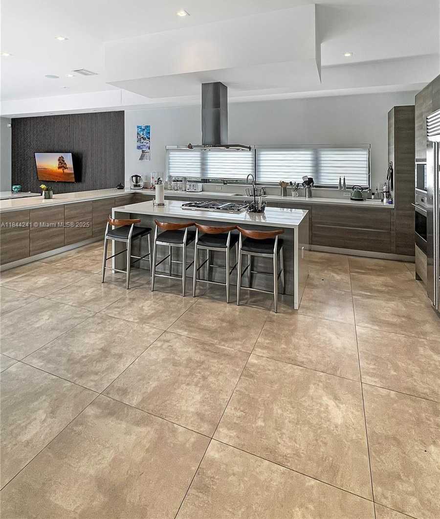 Small Image of 16640 SUNSET WAY, Weston Number 7