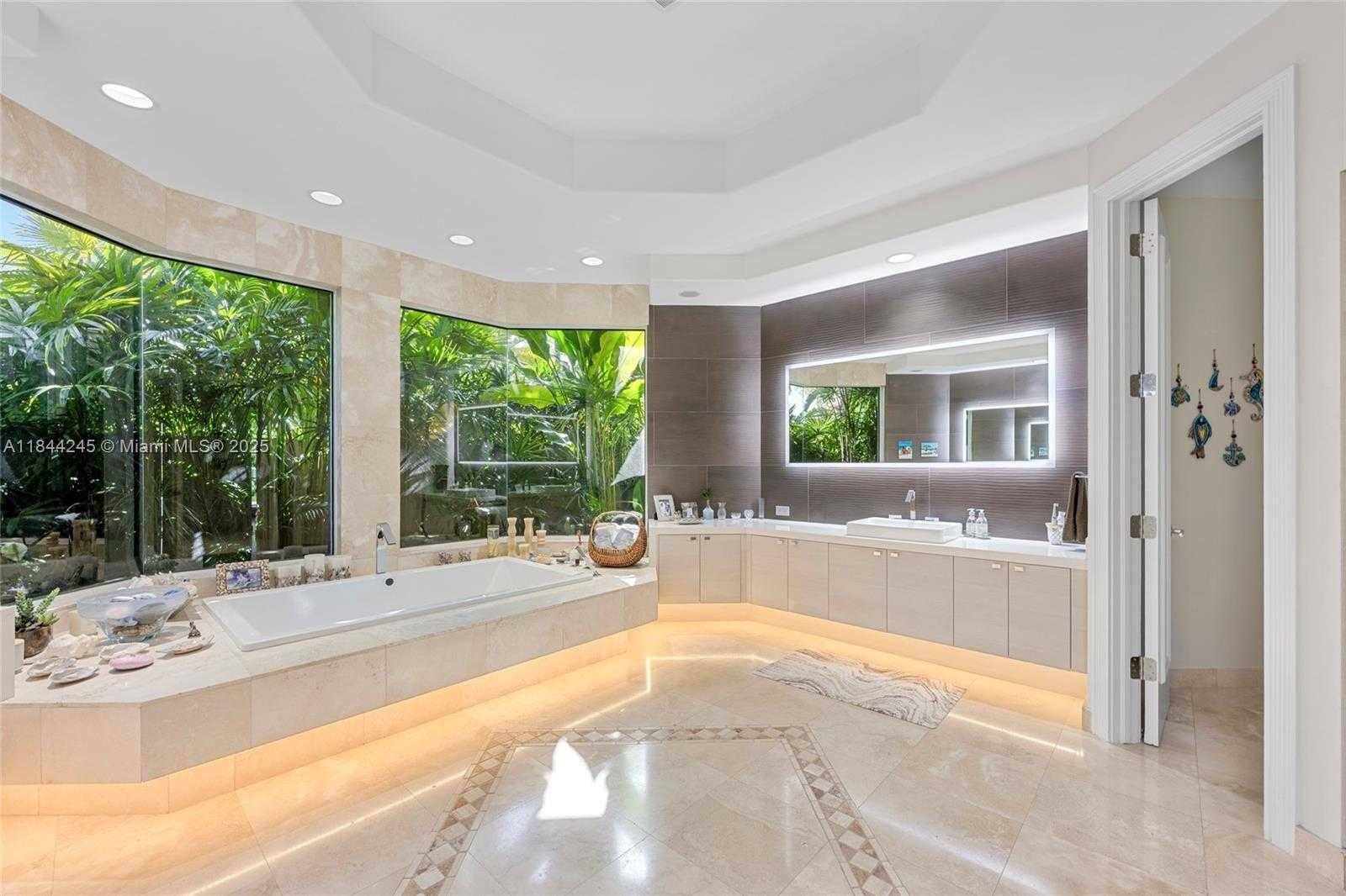 Small Image of 2508 PRINCETON CT, Weston Number 23