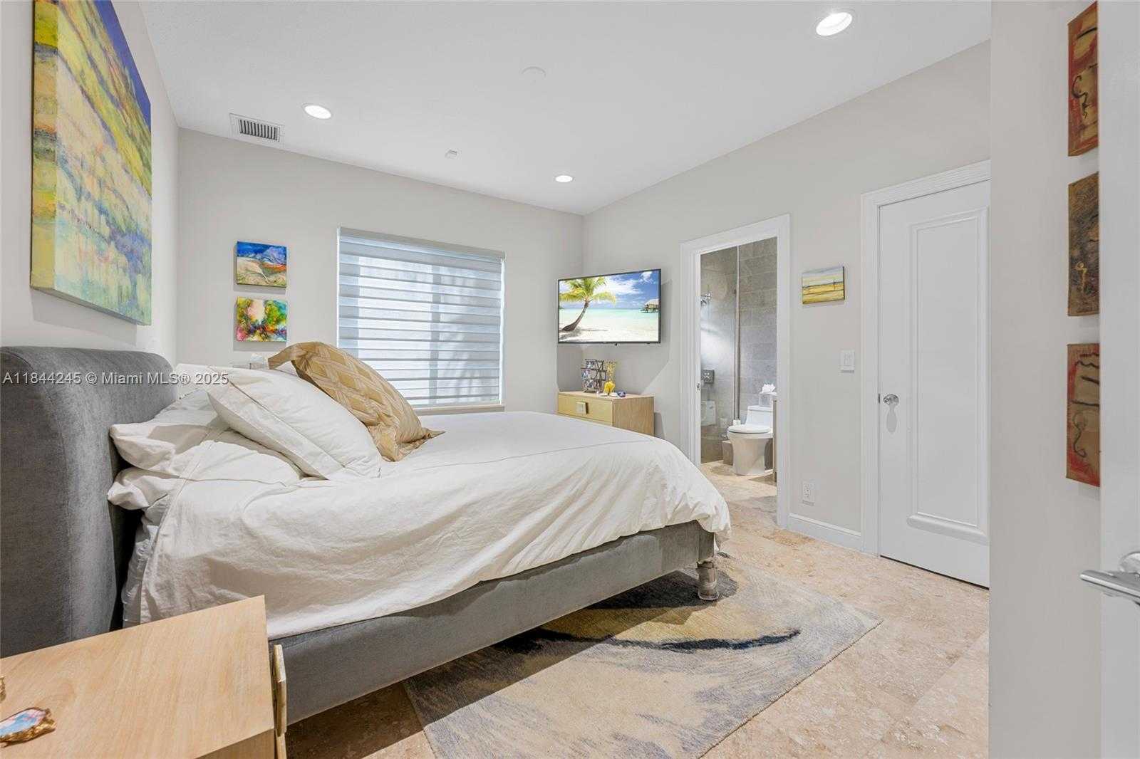 Small Image of 2508 PRINCETON CT, Weston Number 29