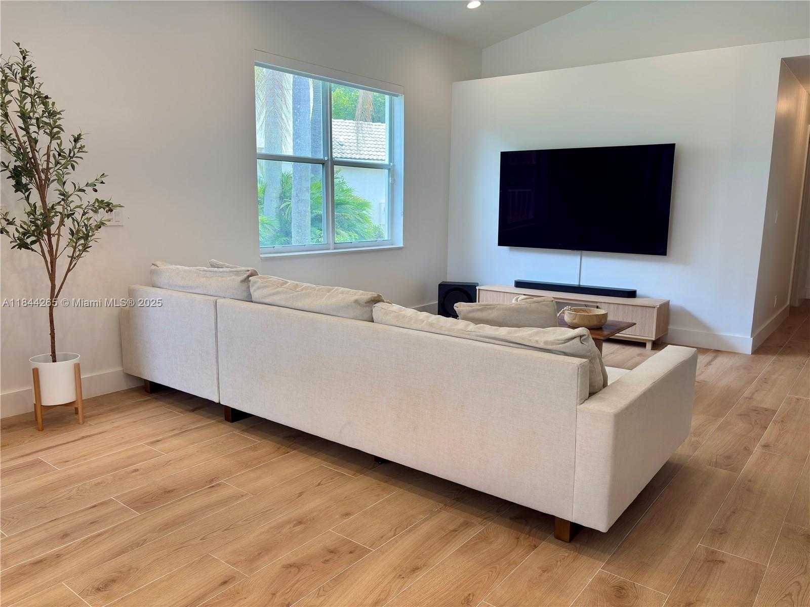 Small Image of 2091 SOUTH WEST 157TH AVE, Miramar Number 12