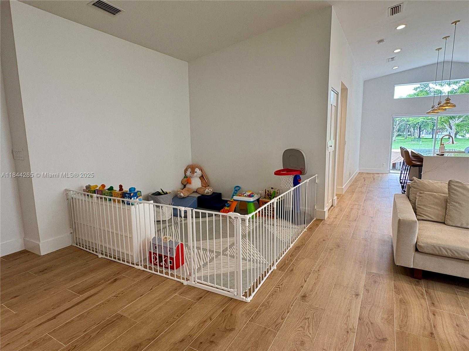 Small Image of 2091 SOUTH WEST 157TH AVE, Miramar Number 15