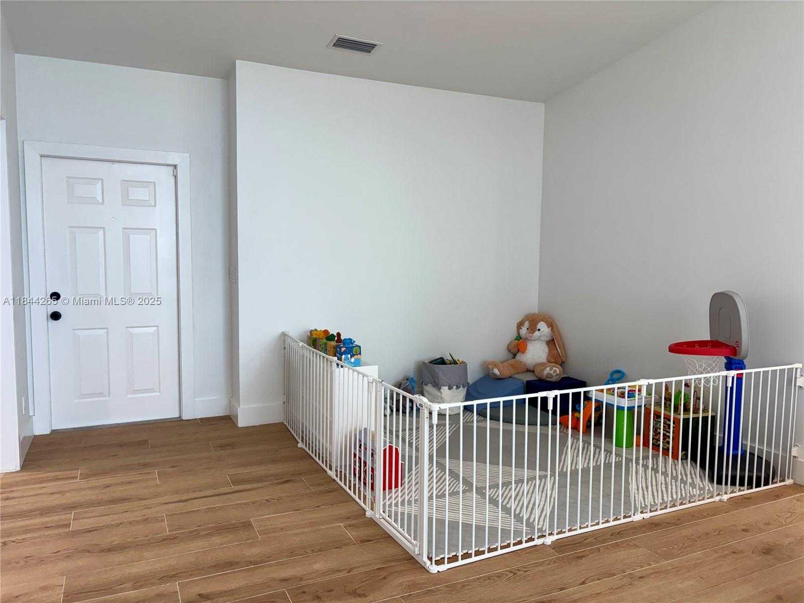 Small Image of 2091 SOUTH WEST 157TH AVE, Miramar Number 16
