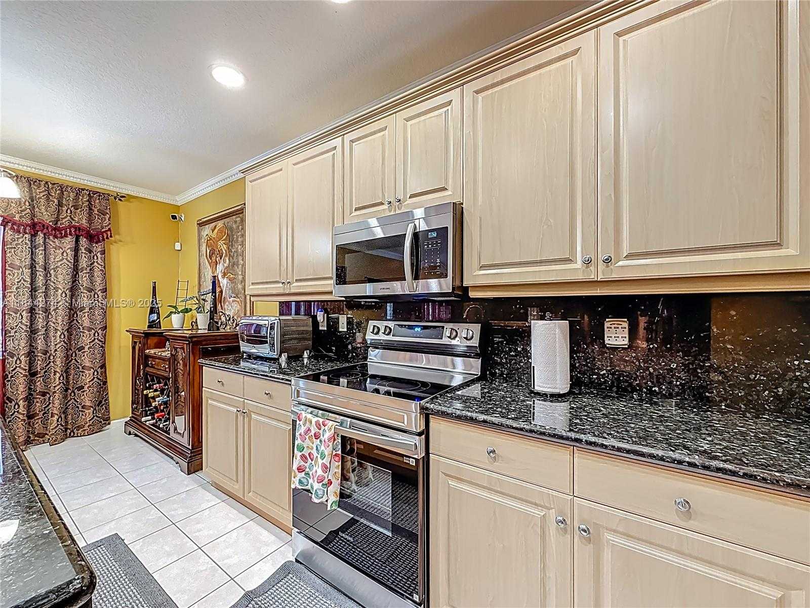 Small Image of 15540 SOUTH WEST 49TH CT, Miramar Number 21