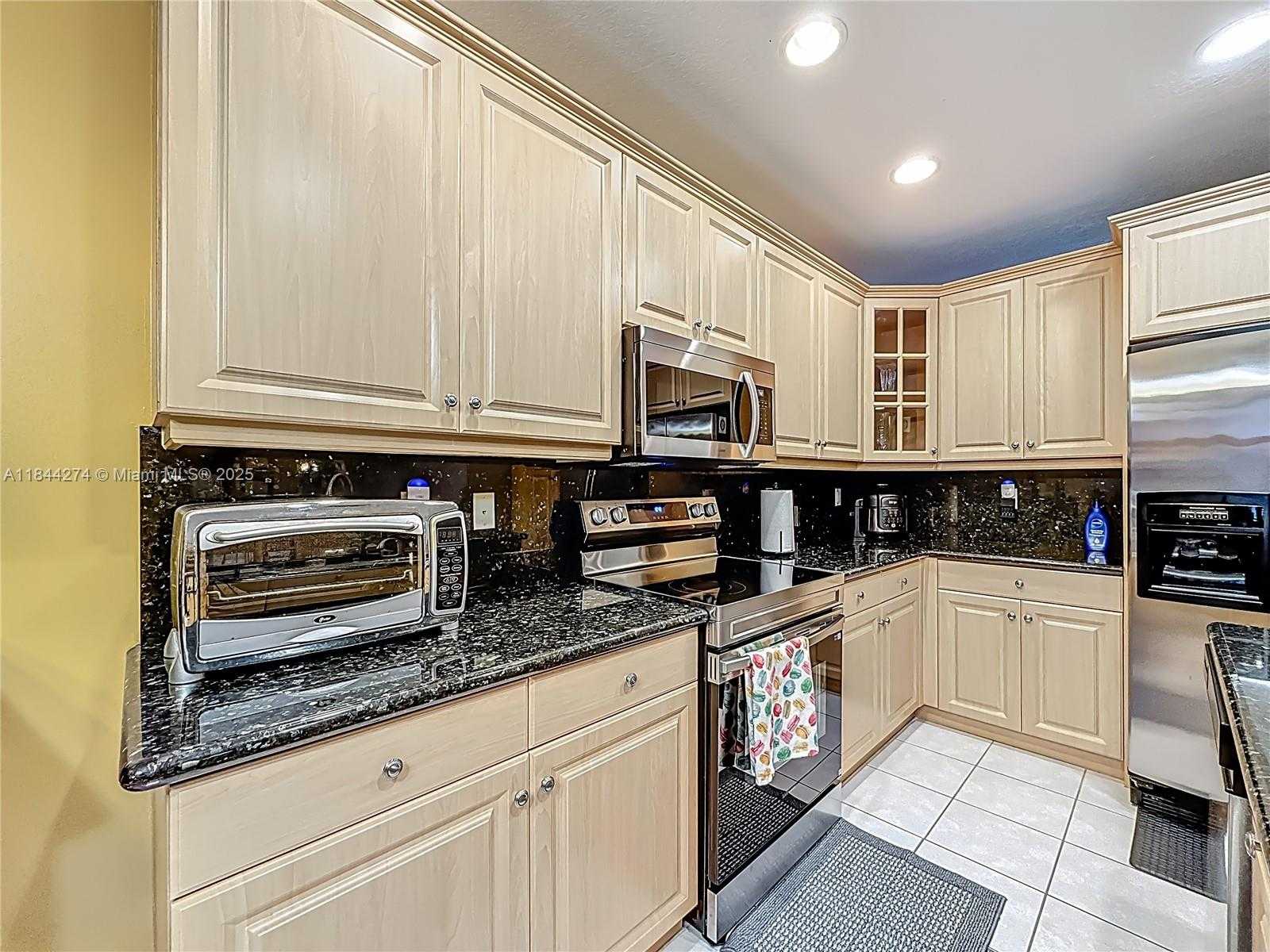 Small Image of 15540 SOUTH WEST 49TH CT, Miramar Number 24