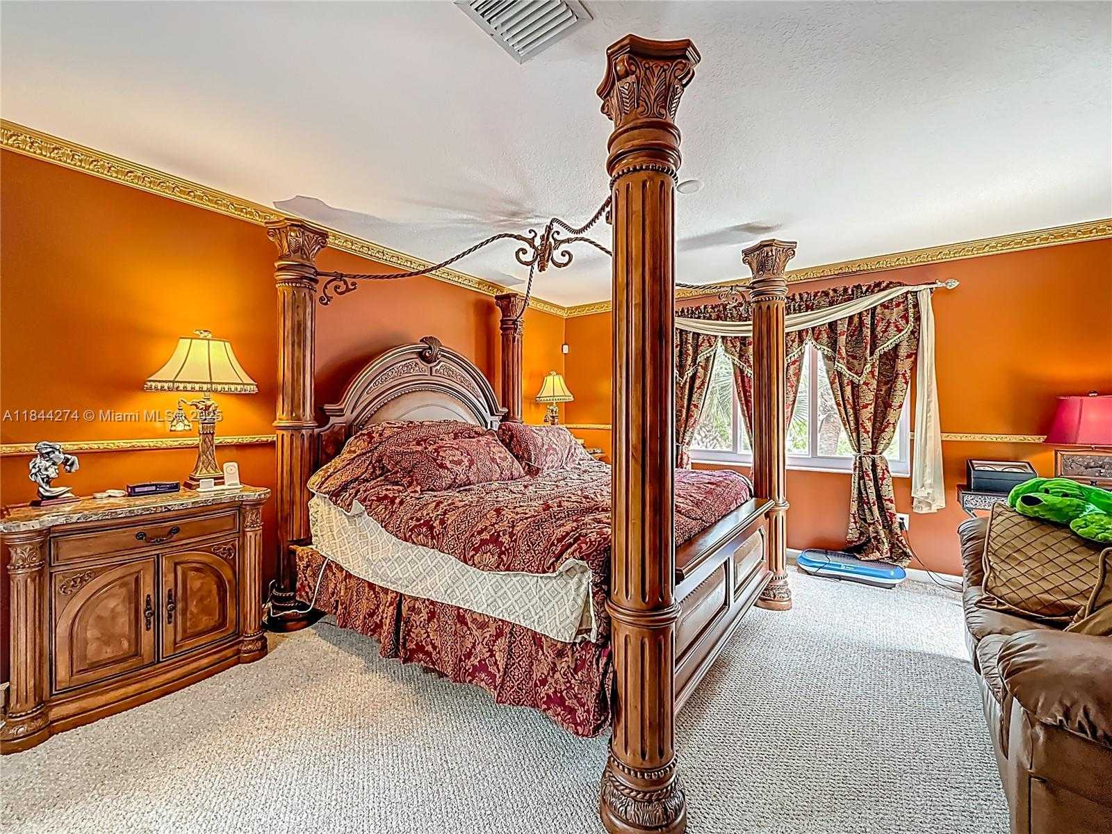 Small Image of 15540 SOUTH WEST 49TH CT, Miramar Number 35