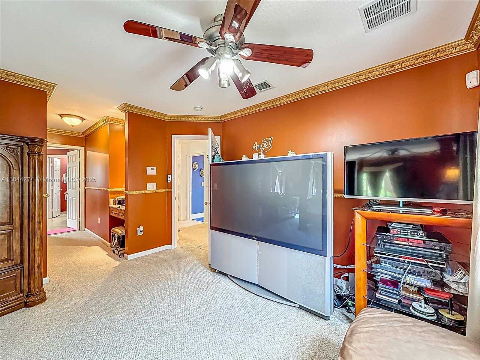 Small Image of 15540 SOUTH WEST 49TH CT, Miramar Number 38