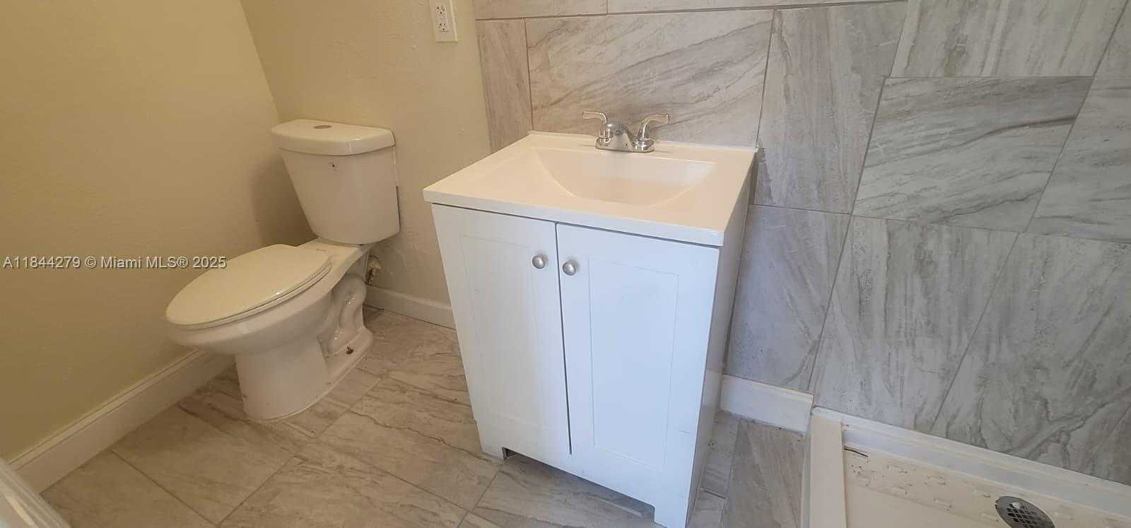 Small Image of 18250 NORTH WEST 23RD AVE, Miami Gardens Number 5