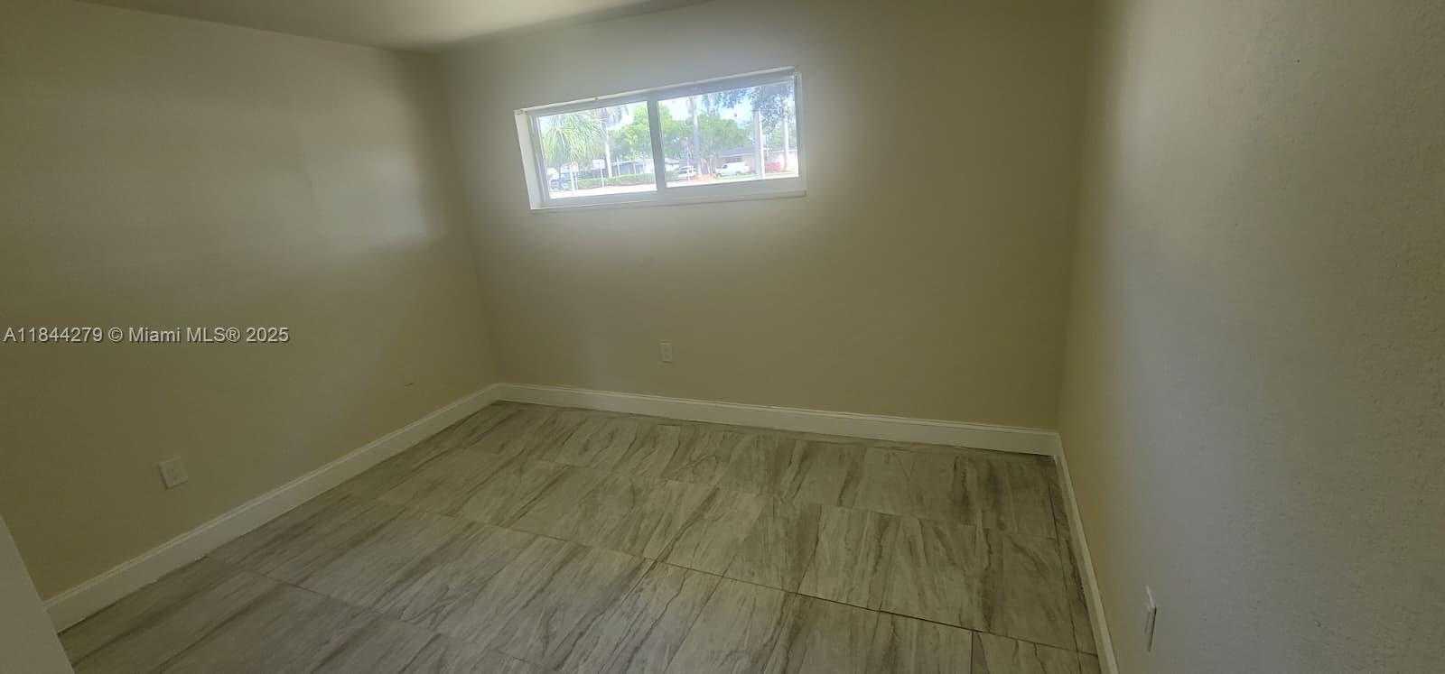 Small Image of 18250 NORTH WEST 23RD AVE, Miami Gardens Number 6