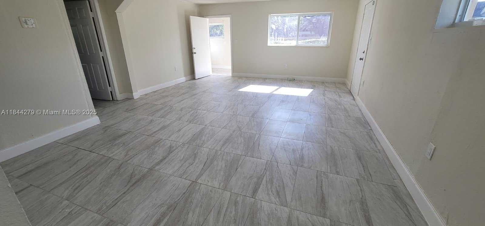 Small Image of 18250 NORTH WEST 23RD AVE, Miami Gardens Number 7