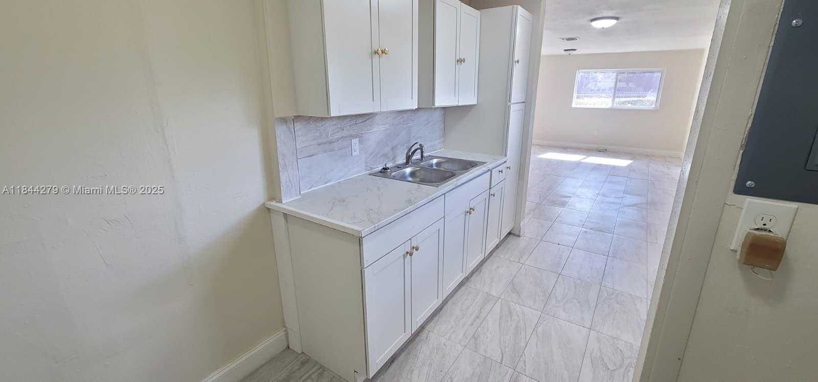 Small Image of 18250 NORTH WEST 23RD AVE, Miami Gardens Number 8