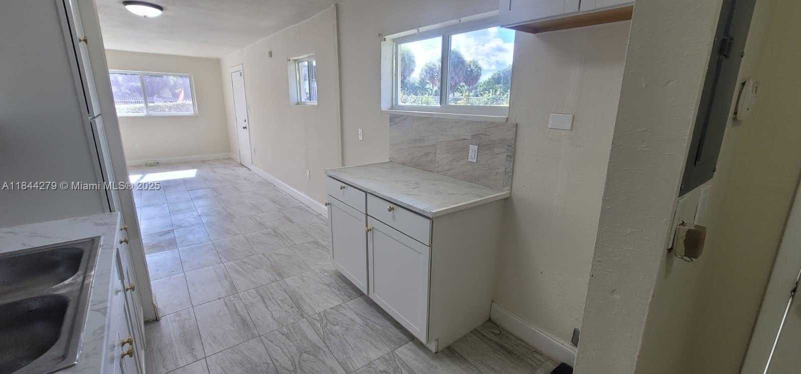 Small Image of 18250 NORTH WEST 23RD AVE, Miami Gardens Number 9