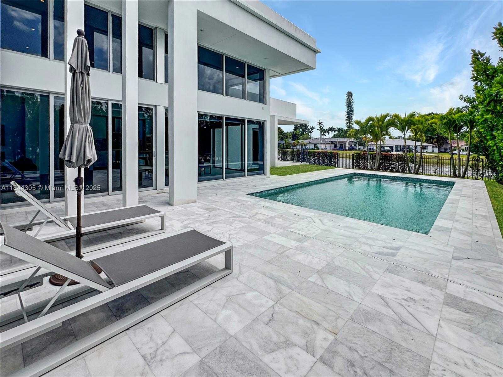 Small Image of 16582 SOUTH BOTANIKO DR S, Weston Number 29