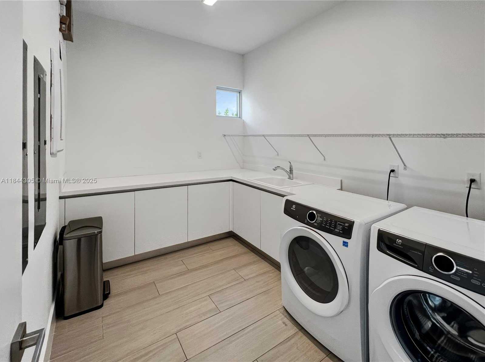 Small Image of 16582 SOUTH BOTANIKO DR S, Weston Number 32