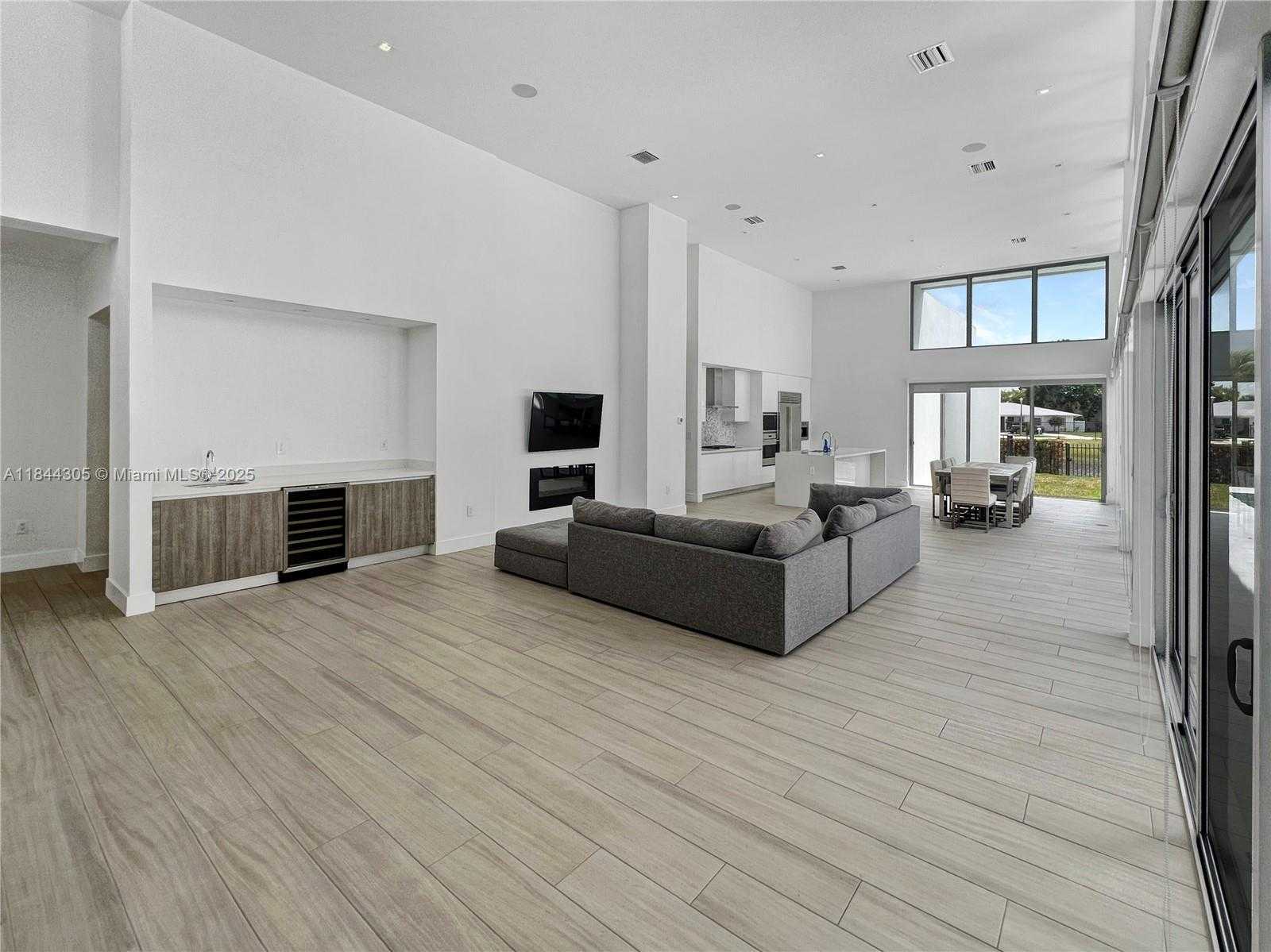 Small Image of 16582 SOUTH BOTANIKO DR S, Weston Number 7