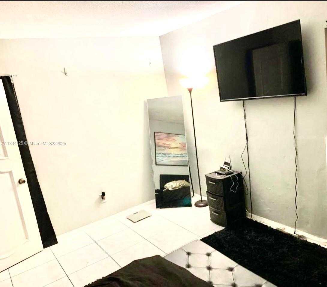 Small Image of 6771 FREEDOM ST, Hollywood Number 16