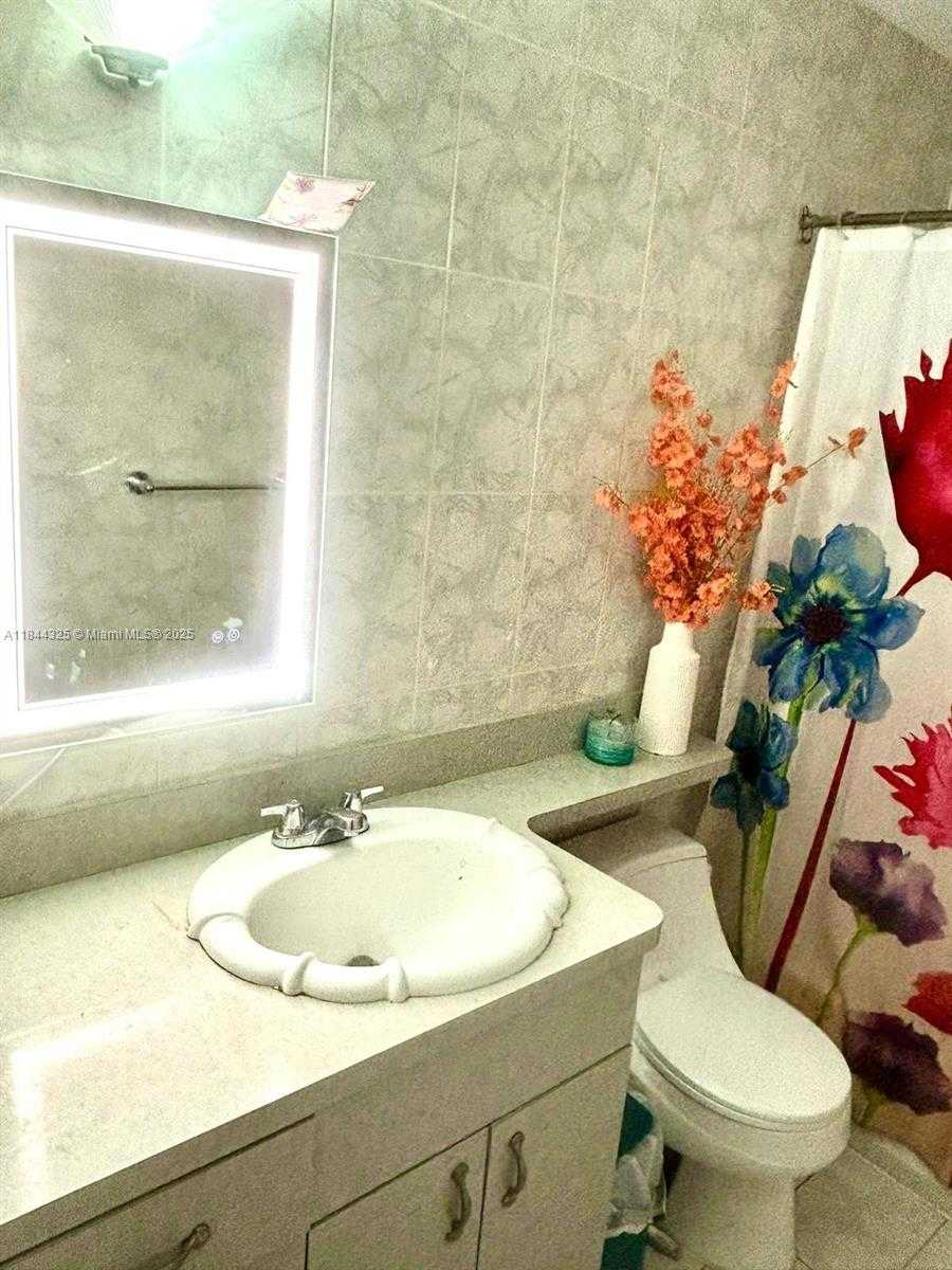 Small Image of 6771 FREEDOM ST, Hollywood Number 26