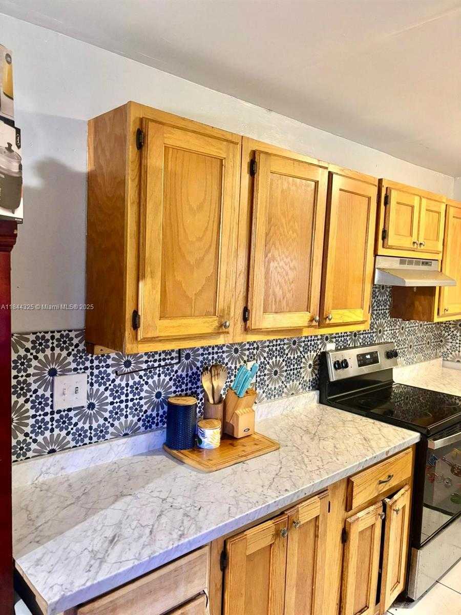 Small Image of 6771 FREEDOM ST, Hollywood Number 31