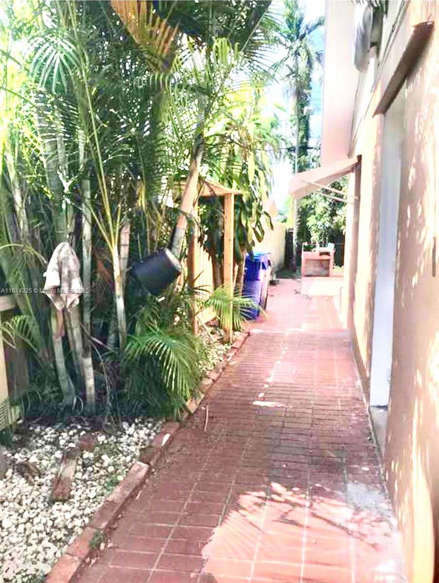 Small Image of 6771 FREEDOM ST, Hollywood Number 7