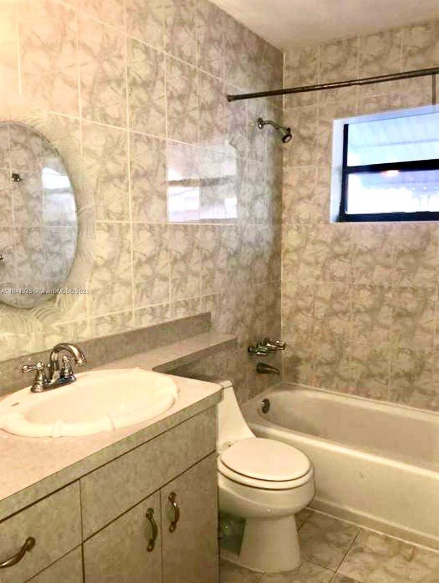 Small Image of 6771 FREEDOM ST, Hollywood Number 8