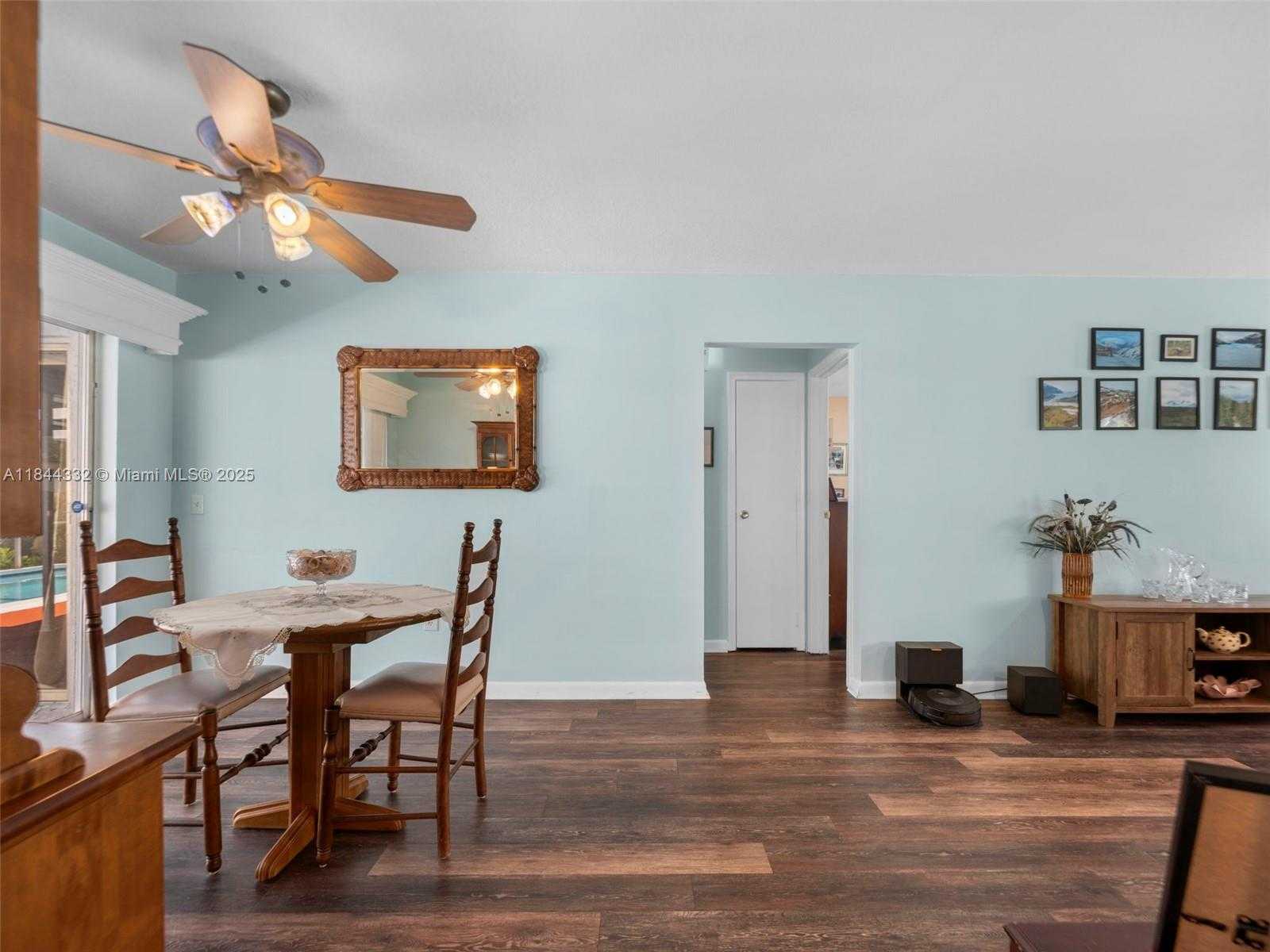 Small Image of 11701 NORTH WEST 33RD ST, Sunrise Number 23
