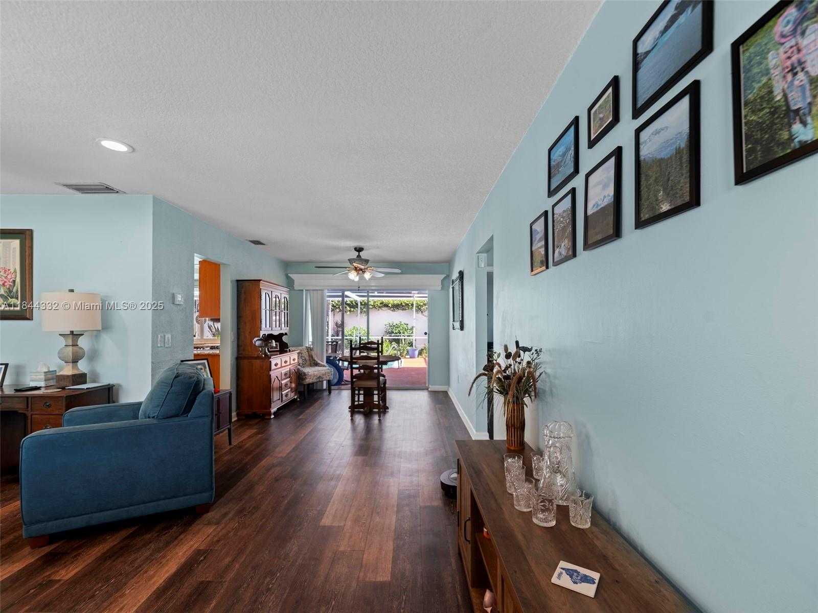 Small Image of 11701 NORTH WEST 33RD ST, Sunrise Number 3