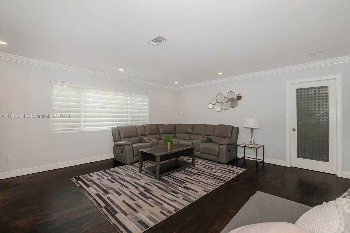 Small Image of 7475 SOUTH WEST 134TH ST, Pinecrest Number 11
