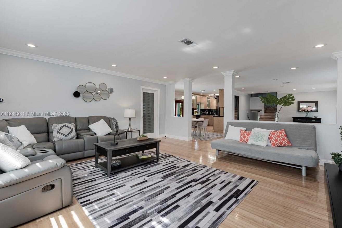 Small Image of 7475 SOUTH WEST 134TH ST, Pinecrest Number 7