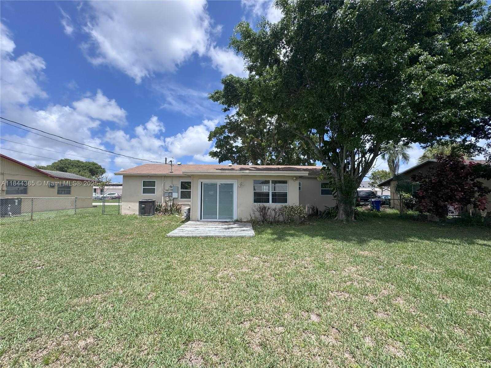 Small Image of 601 NORTH WEST 65TH AVE, Margate Number 14