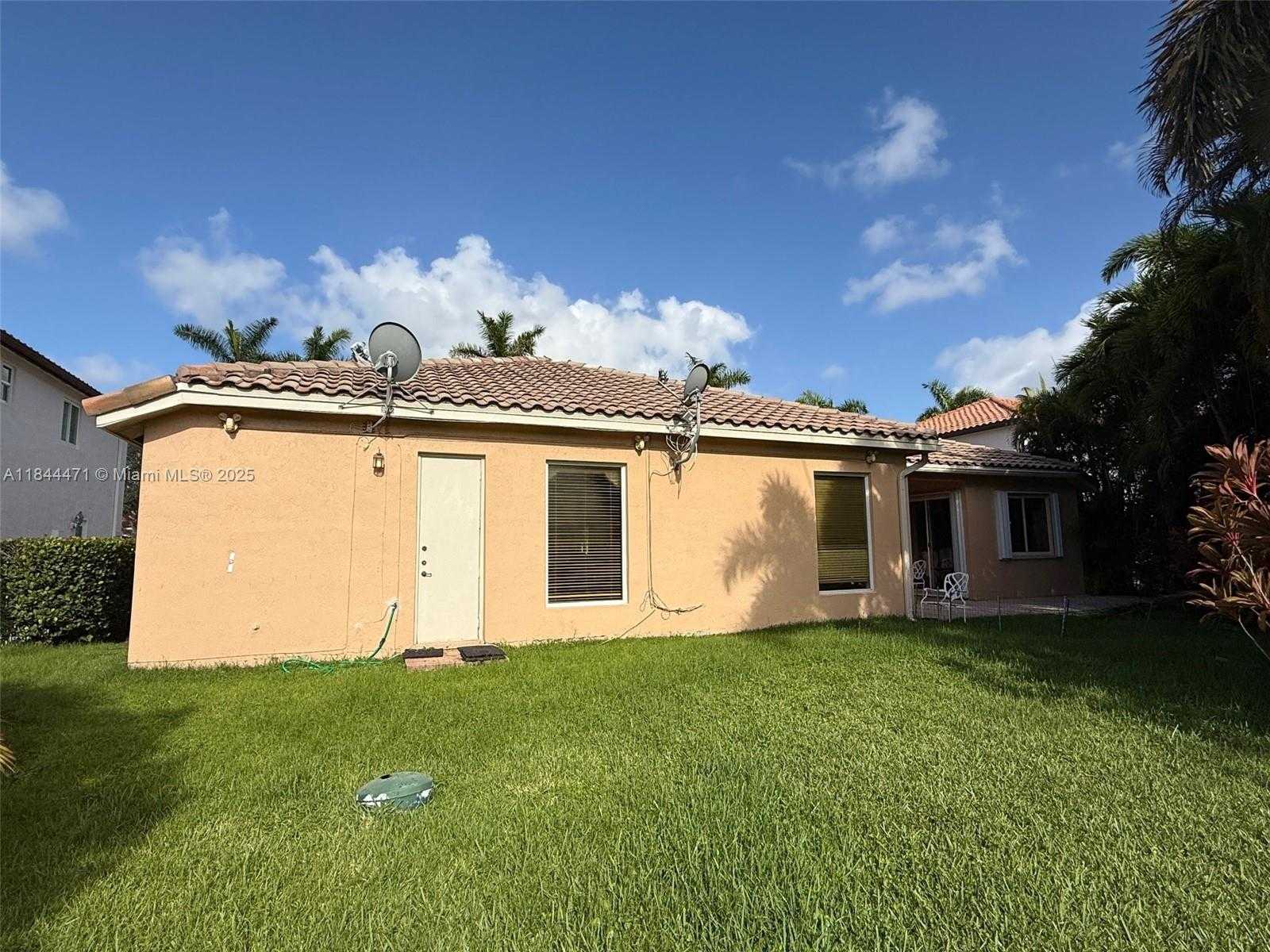 Small Image of 3881 SOUTH WEST 144TH TER, Miramar Number 38