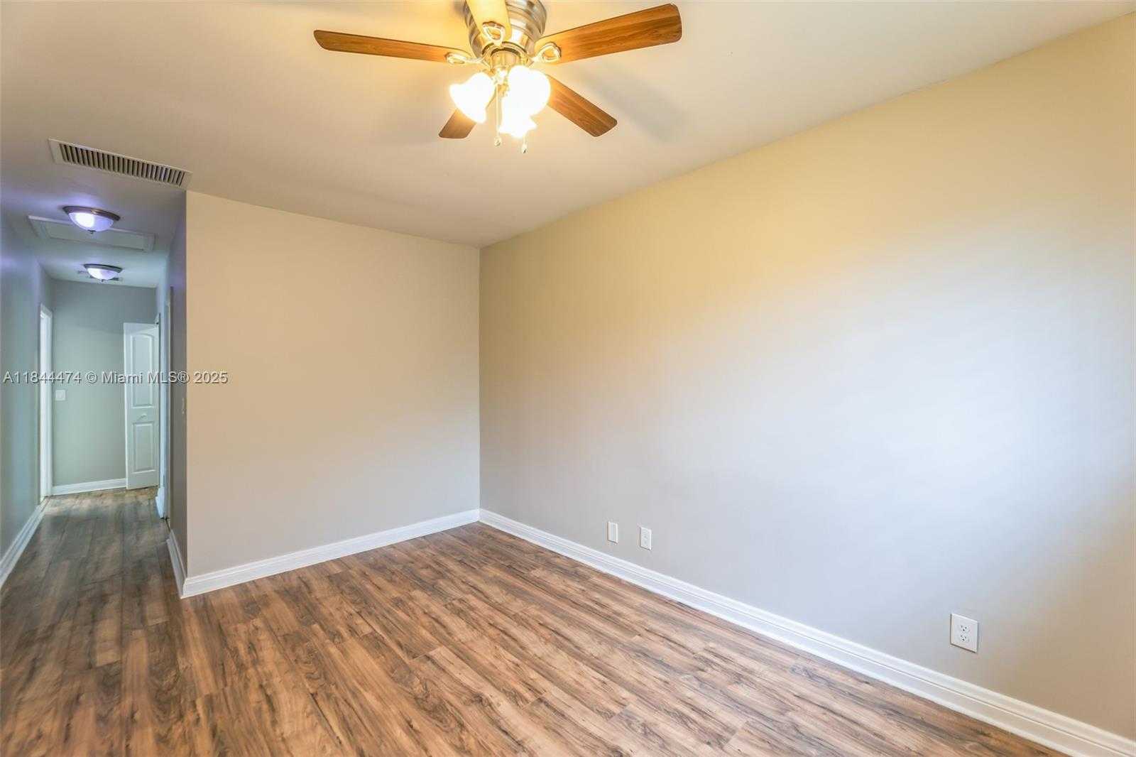 Small Image of 412 SOUTH WEST 4TH TER, Hallandale Beach Number 13