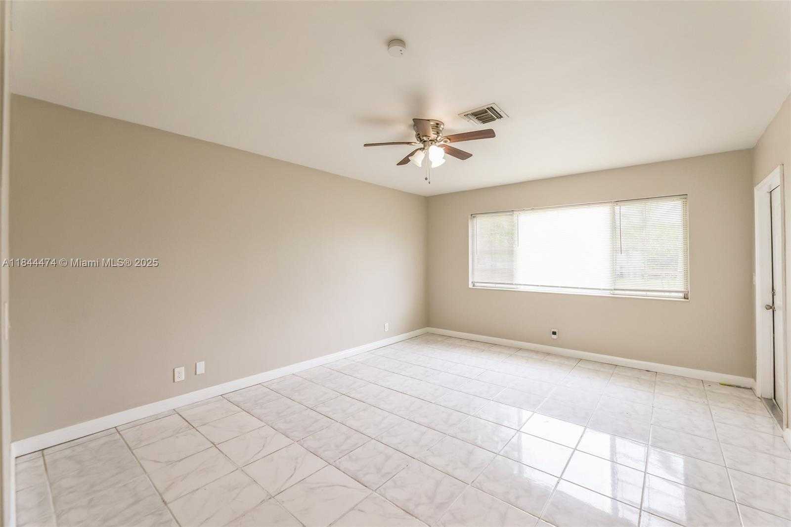 Small Image of 412 SOUTH WEST 4TH TER, Hallandale Beach Number 9