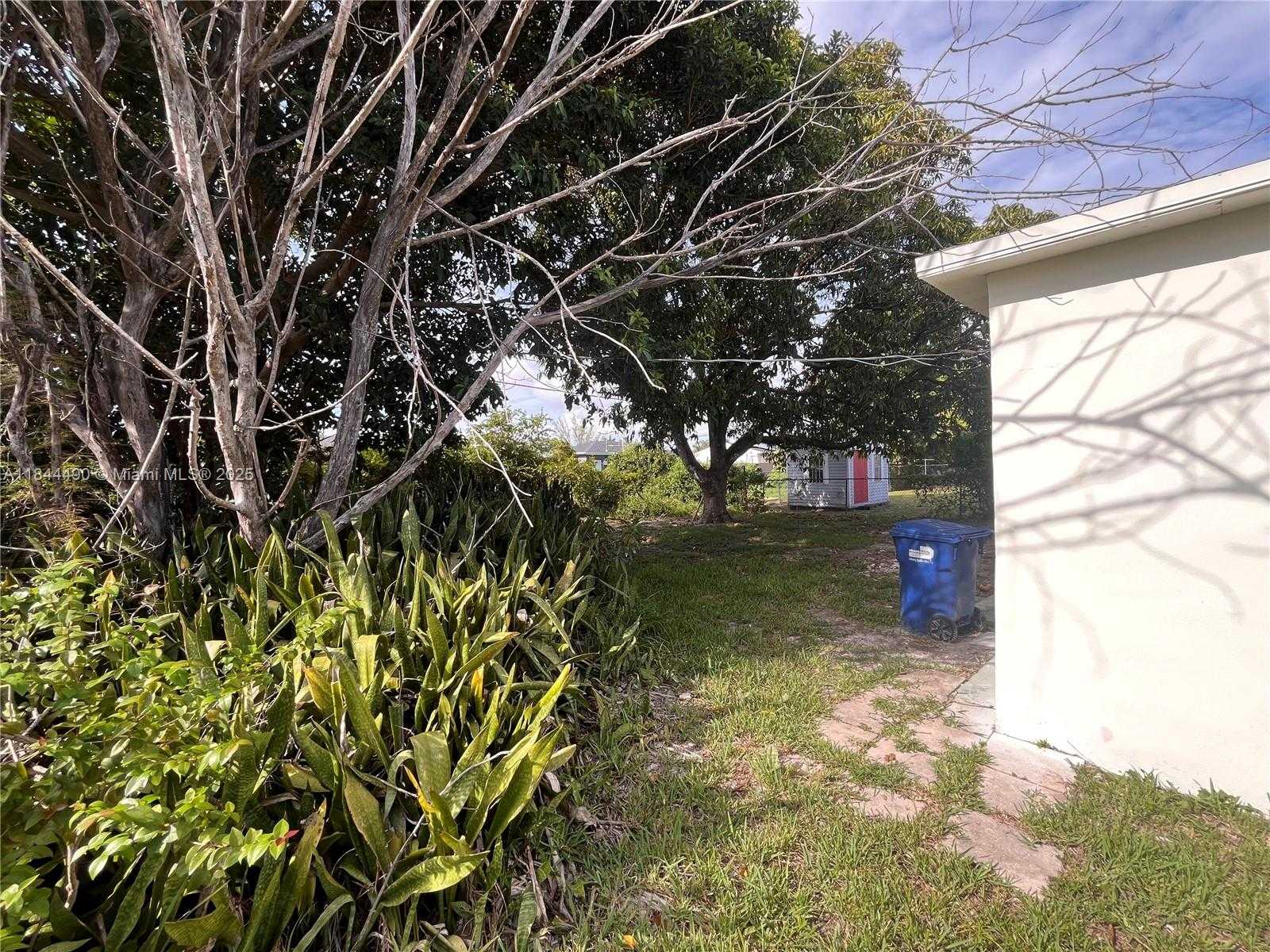 Small Image of 2481 NORTH WEST 154TH ST, Miami Gardens Number 12
