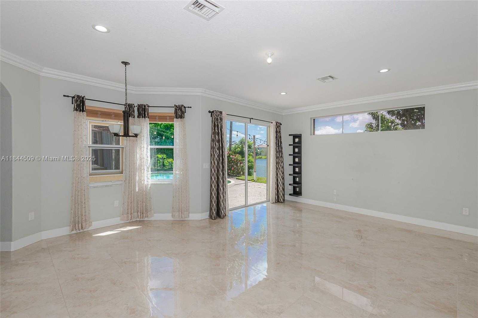 Small Image of 2021 SOUTH WEST 176TH AVE, Miramar Number 11