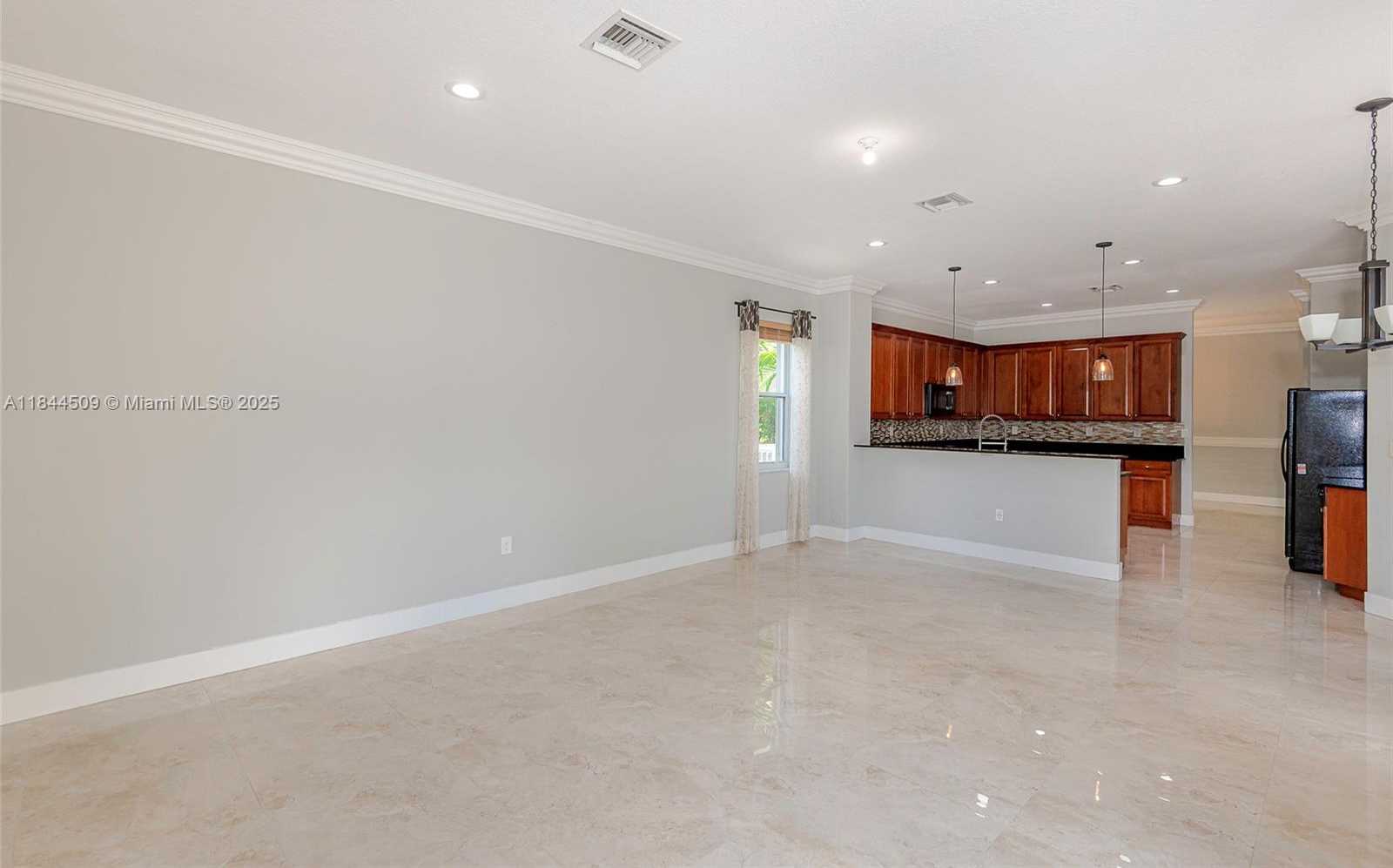 Small Image of 2021 SOUTH WEST 176TH AVE, Miramar Number 13